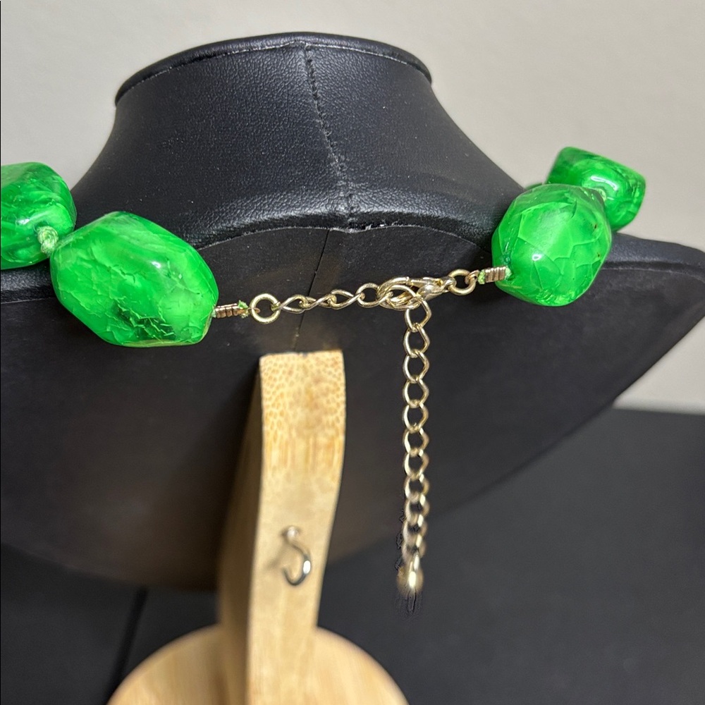 Chunky Green Knotted Acrylic Statement Holiday Ne… - image 3